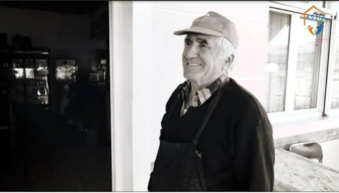 Πασχαλινά δέματα για τους ηλικιωμένους του ομογενειακού Δήμου Δερόπολης
