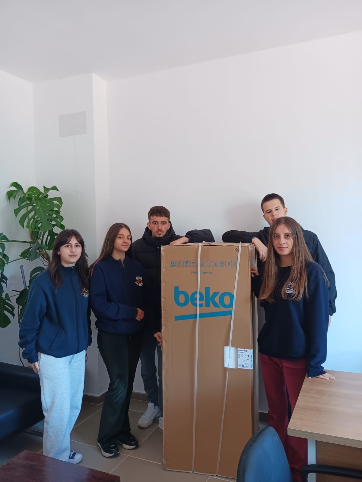 Στήριξη σχολείων με υλικοτεχνικό εξοπλισμό / Δερβιτσάνη και Αργυρόκαστρο