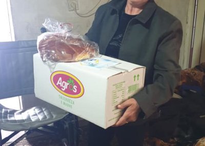 Shpërndarje ushqimesh me rastin e Pashkëve në familje në nevojë në Dropull